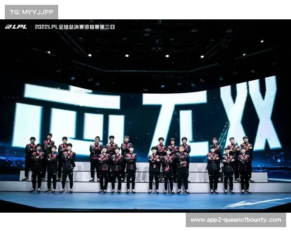 明星召唤师王赫野亮相LPL总决赛，献唱出征曲《破》为队伍助威